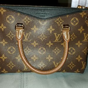 Louis Vuitton Pallas BB